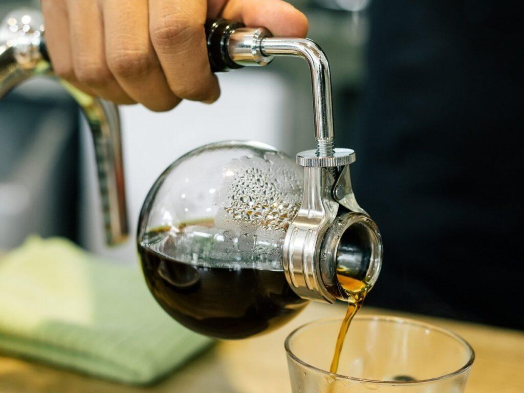 How To Brew Coffee Using A Vacuum Siphon Coffee Maker: Recipe