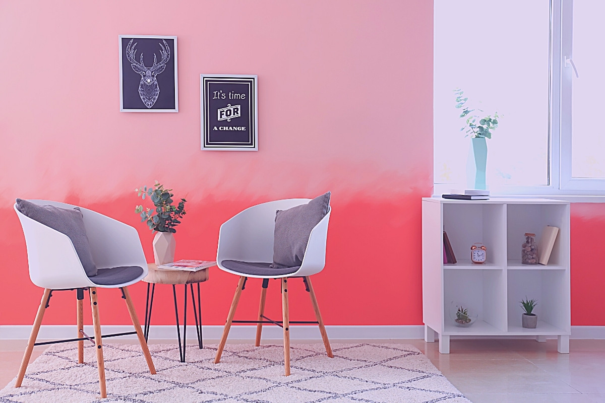 Salmon pink decor for a vibrant and warm space