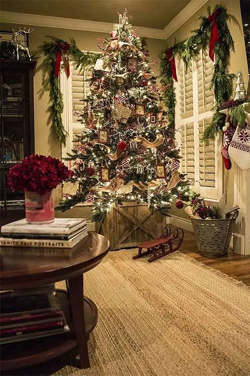 Country Charm Christmas Tree