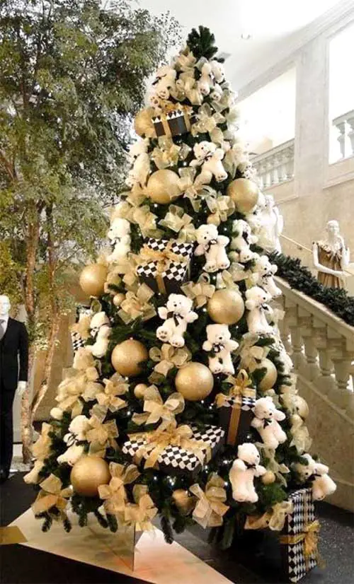 Adorable Teddy Bear Christmas Tree