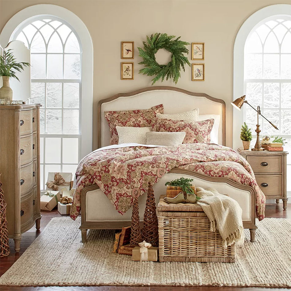 An Elegant Christmas Bedroom