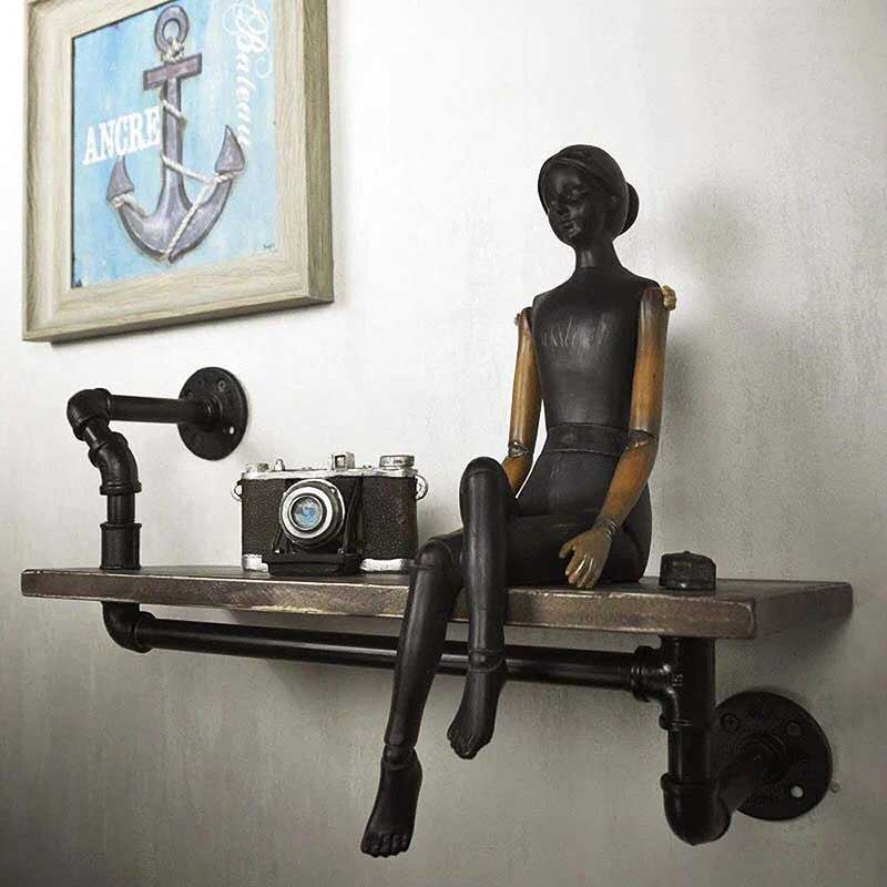 Reclaimed Wood & Industrial DIY Pipe Shelf