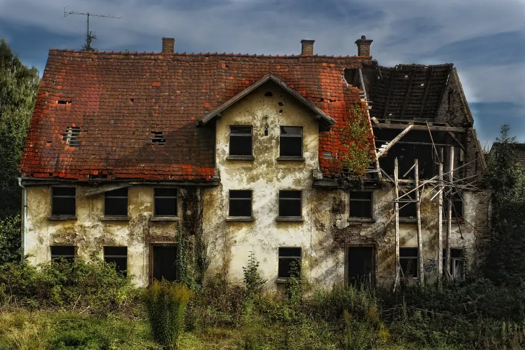 The Nostalgic Romance of Abandoned Homes