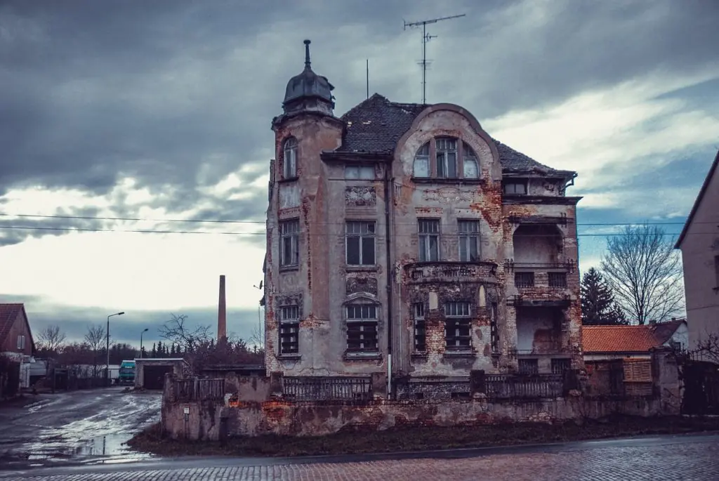 Abandoned Mansion