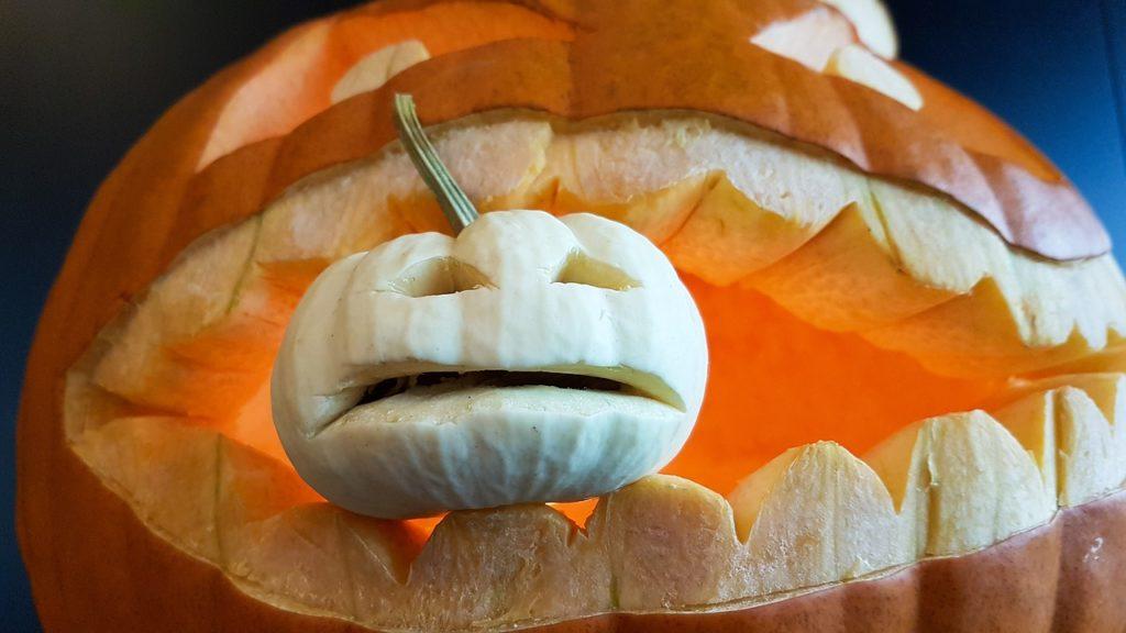 Halloween Pumpkin Carving Ideas | Cannibal Pumpkin II