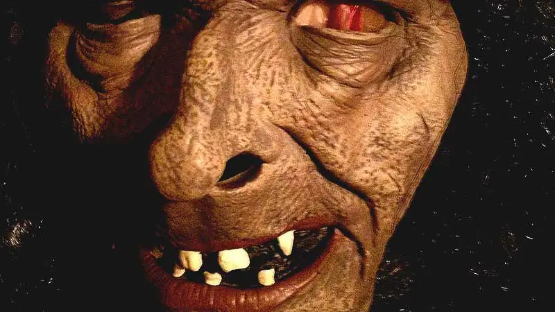 Halloween Party Decorations - Old Mask