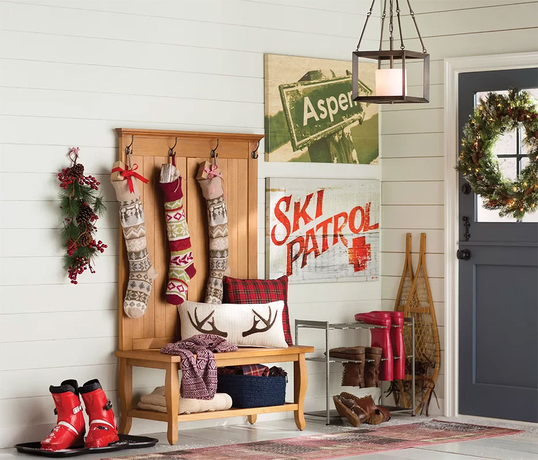 Christmas Hall Tables & Festive Foyer Decor Ideas | Art & Home