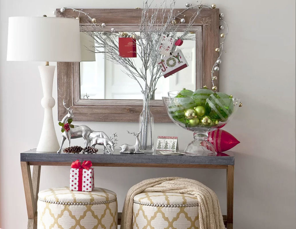 Christmas Hall Tables & Festive Foyer Decor Ideas | Art & Home