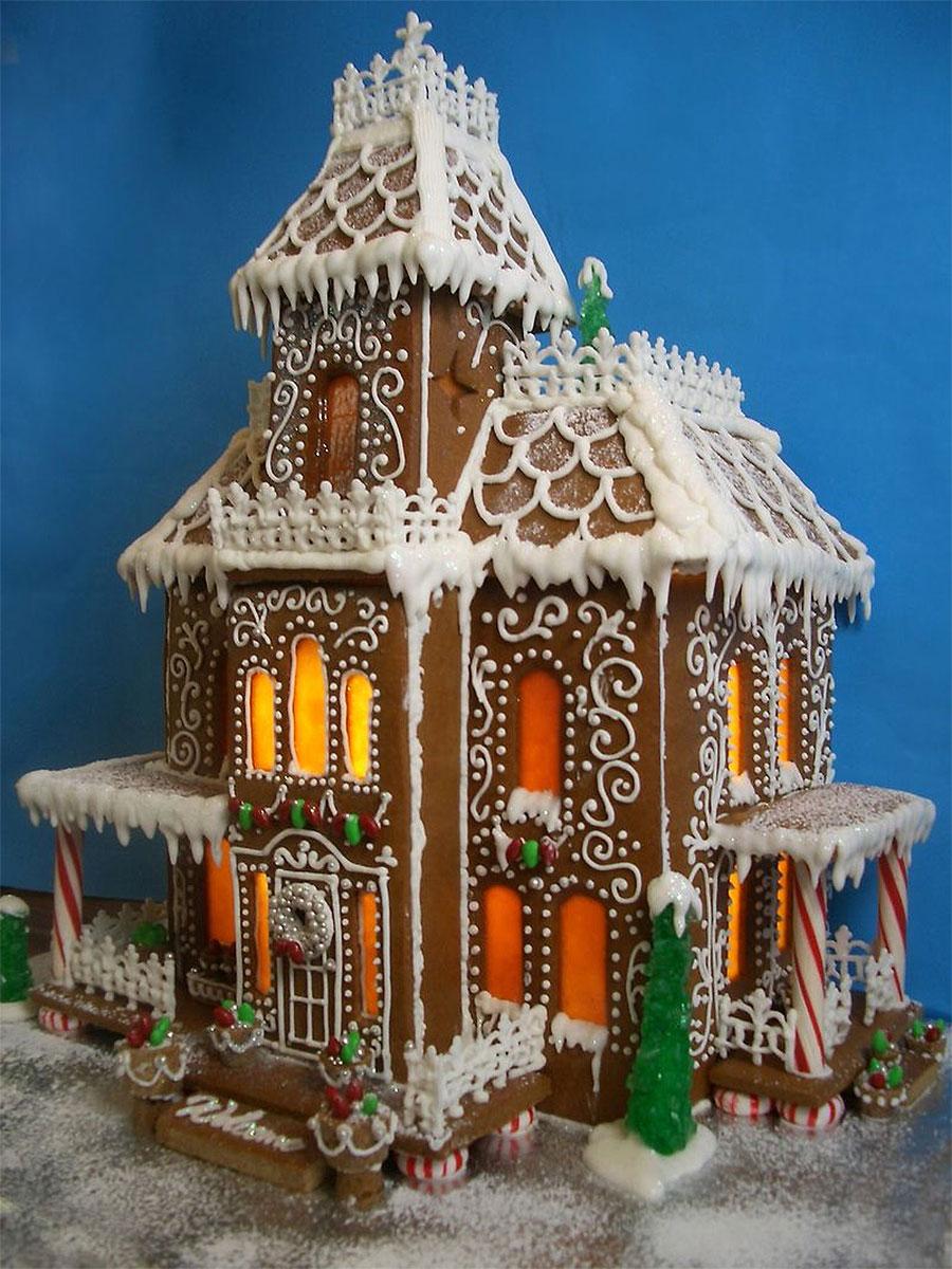40+ Spectacular Gingerbread Houses | Art & Home