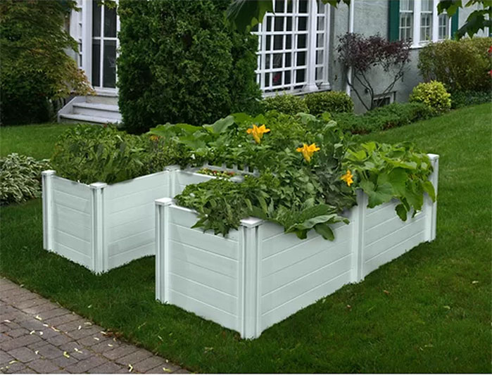 Keyhole Composting Raised Garden
