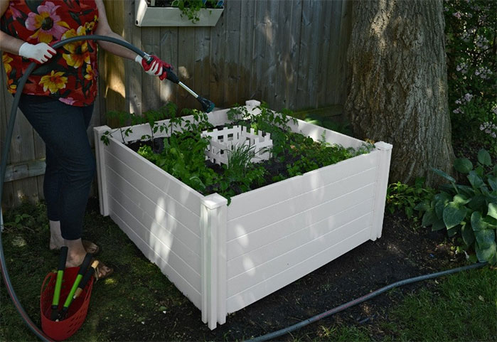 Vita Gardens Classic 4 x 4 Keyhole Composting Raised Garden
