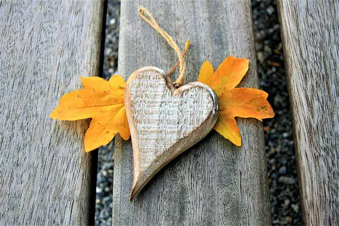 DIY Distressed Wood Heart Ornaments