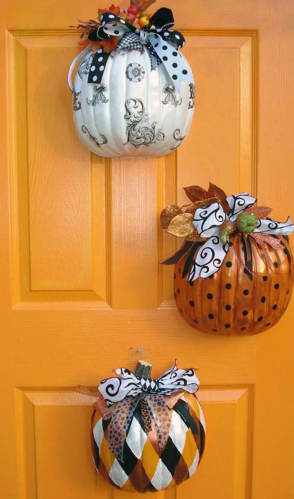 DIY Dollar Store Pumpkin Door Hangers