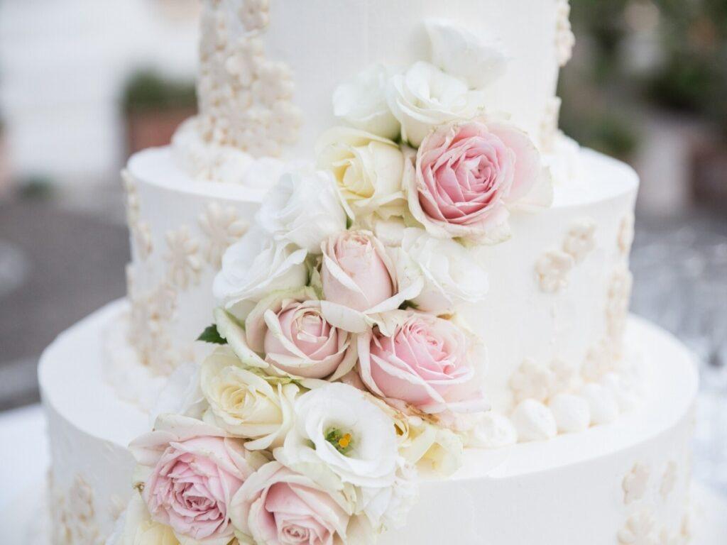 Elegant Cakery. Square Cornelli Lace Wedding Cake