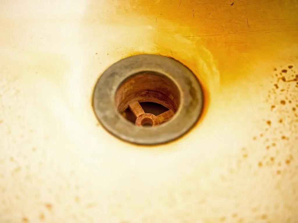 How to Clean Bathtub Rust Stains